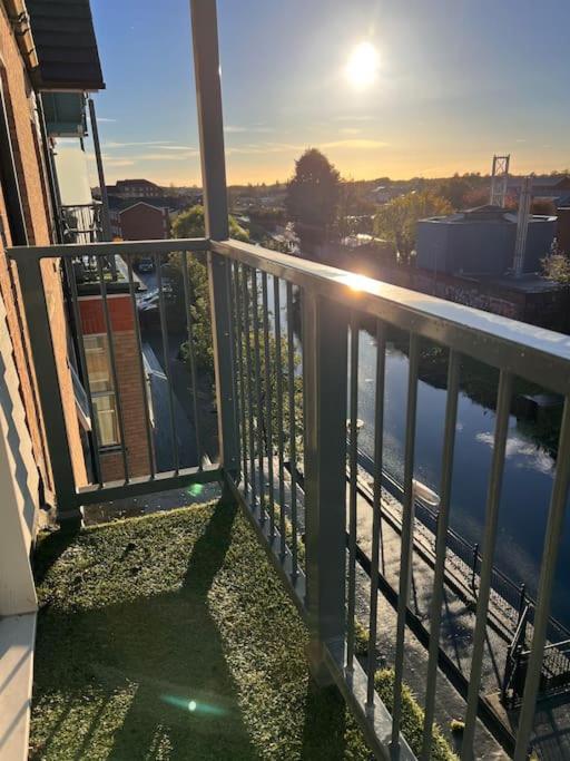 Lincoln View Sleeps 4 Balcony Self Check-In Apartment Exterior photo